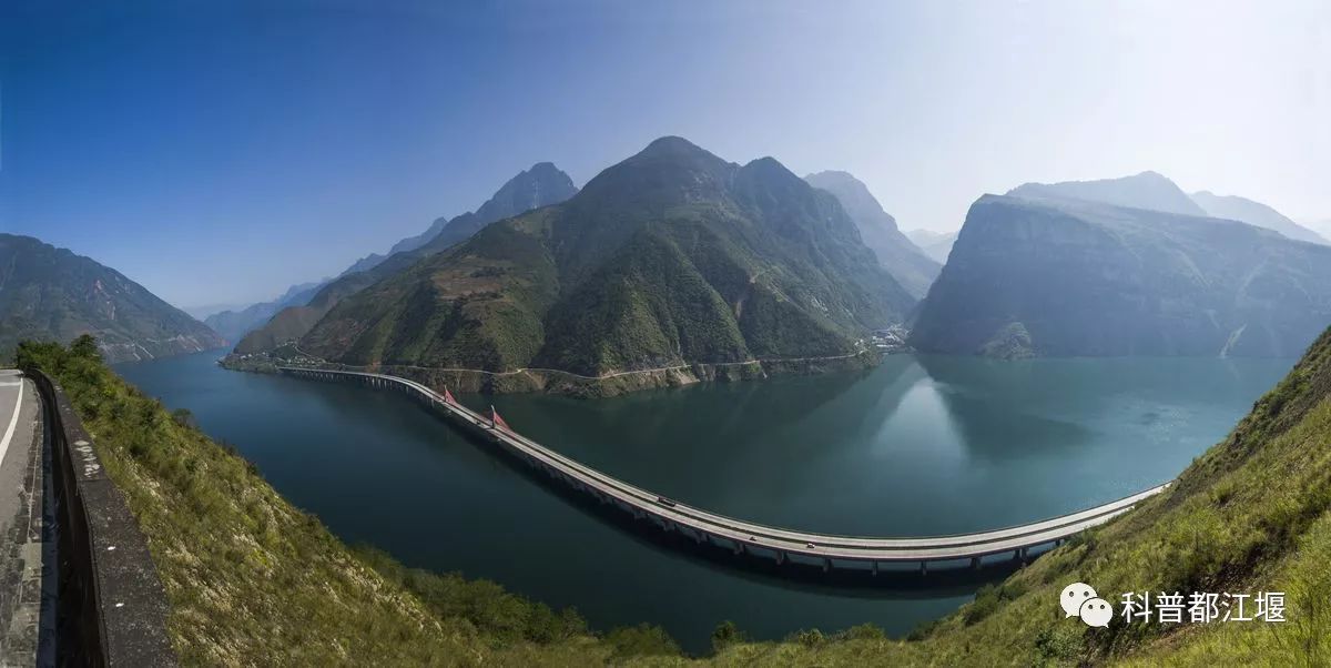 中国最美高速"雅西高速",不看不知道一看会吓一跳,你敢在上面开车吗?
